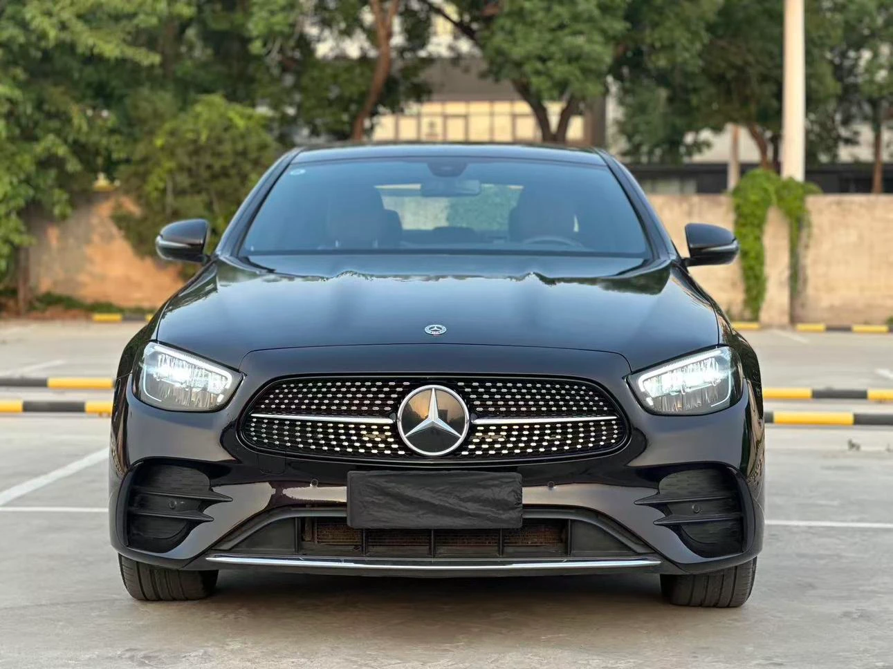 Mercedes-Benz E-class 260 L Sports Sedan - exterior
