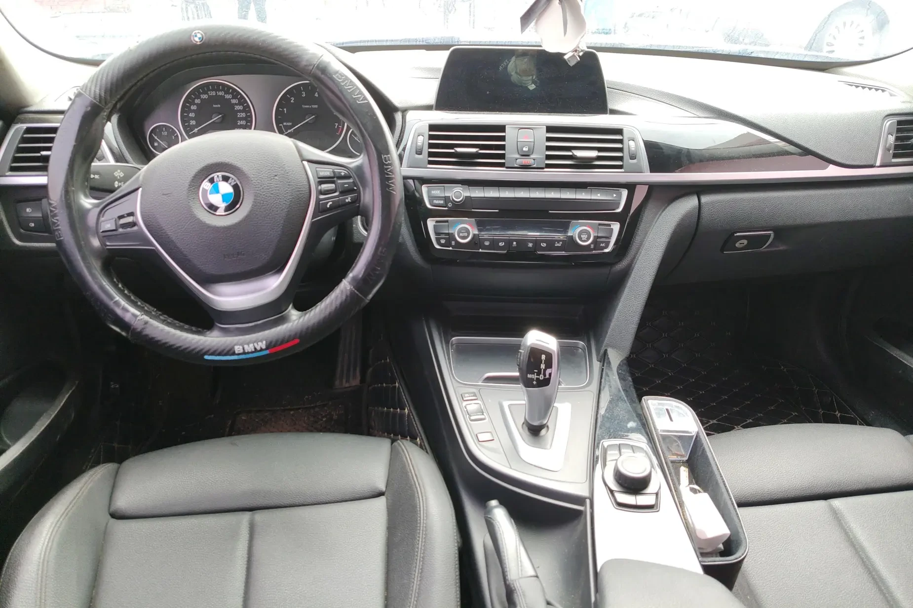 BMW 3 Series 320Li - interior