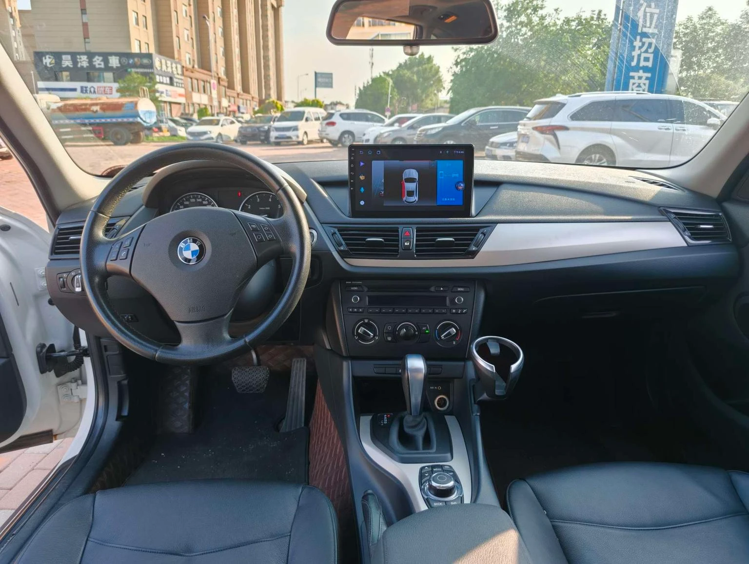 BMW X1 sDrive18i  - interior