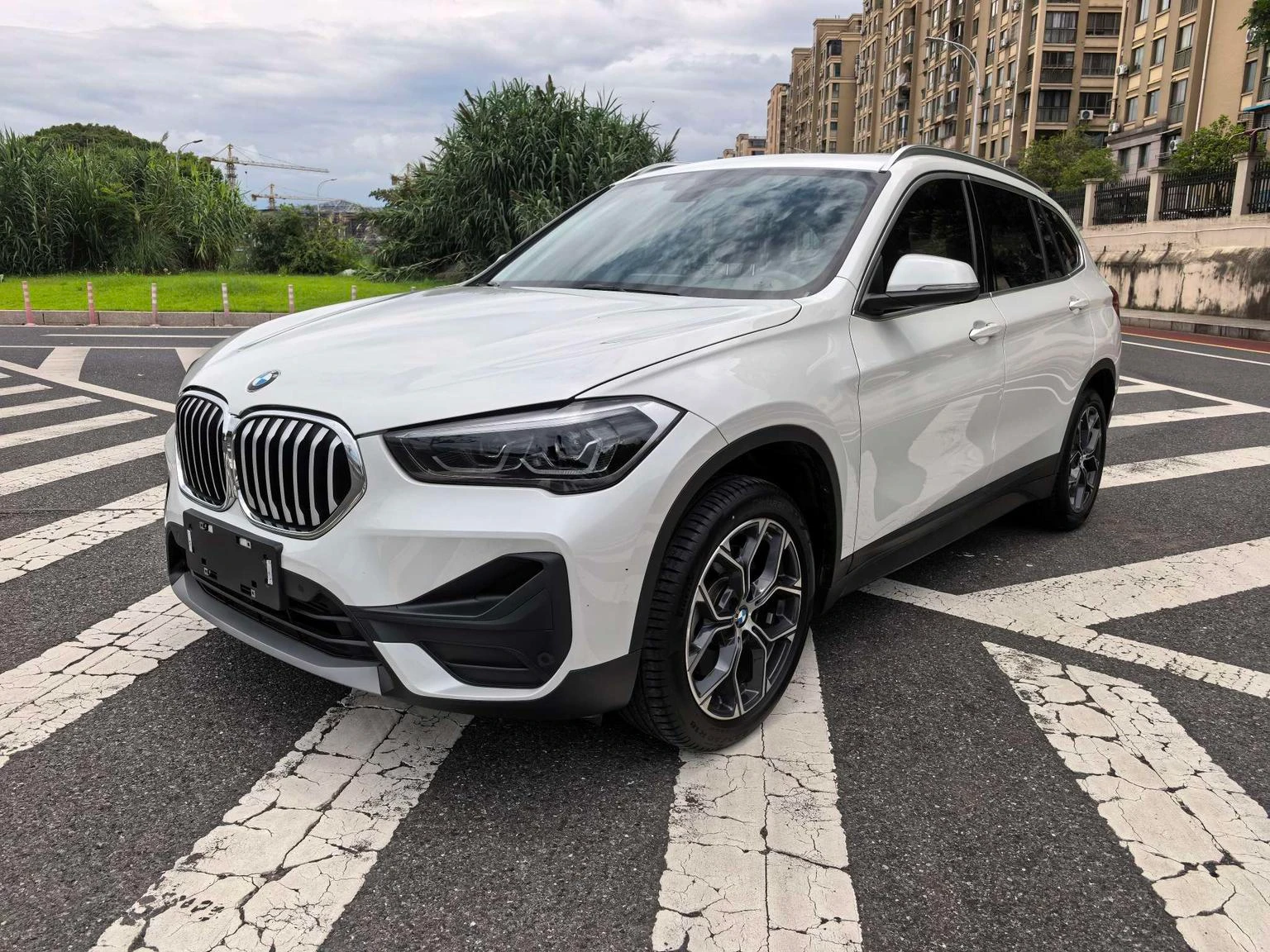 BMW X1 sDrive25Li Leading