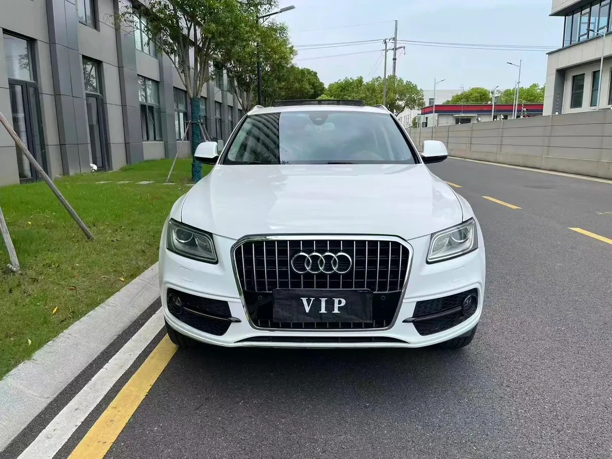 Audi Q5 Plus 40TFSI Dynamic - exterior
