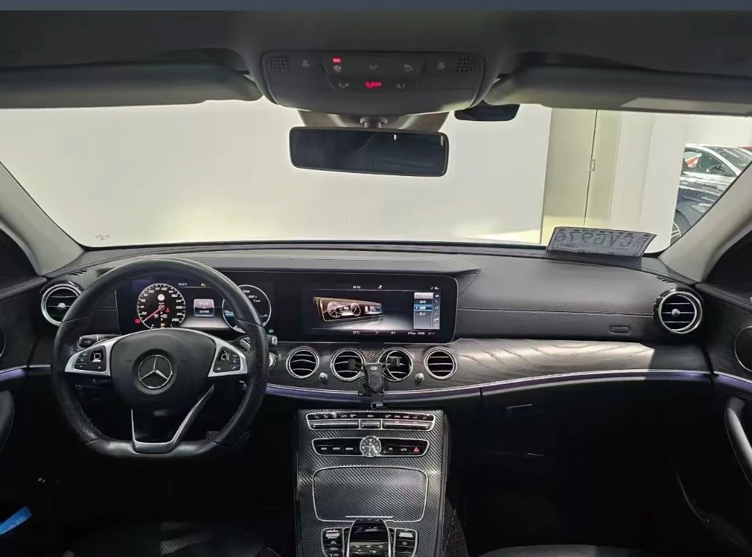 Mercedes-Benz E300L - interior
