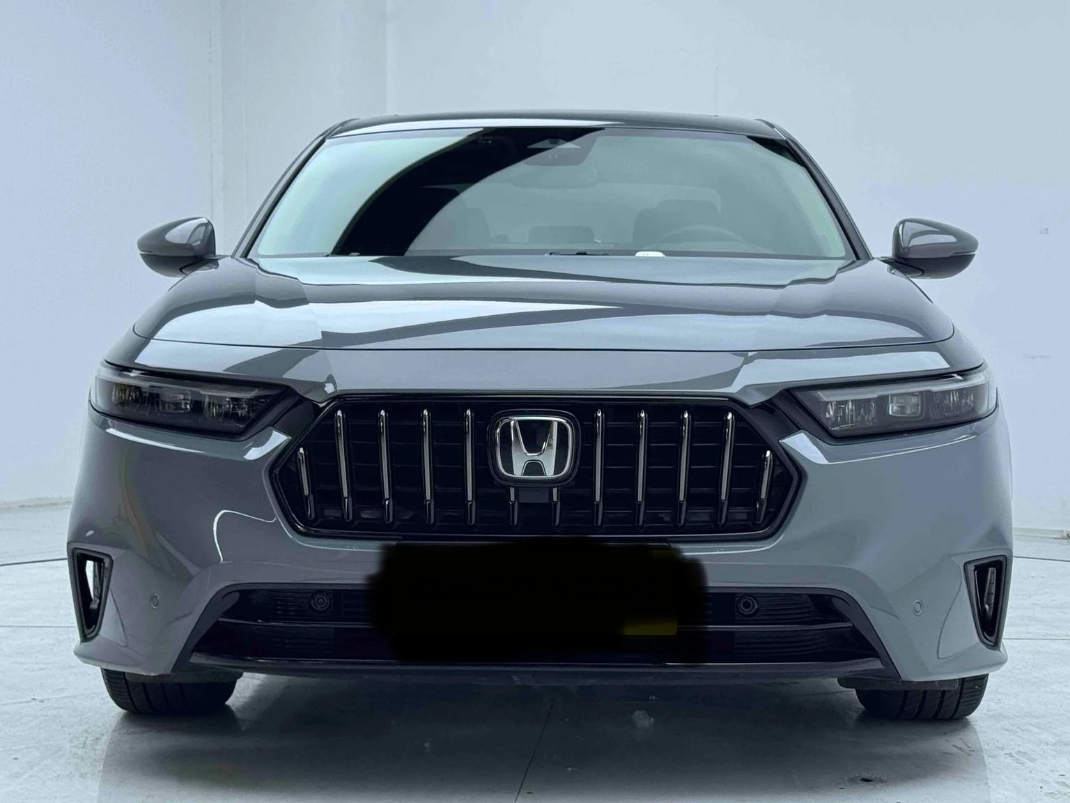 Honda Inspire 260TURBO Elite Edition - exterior