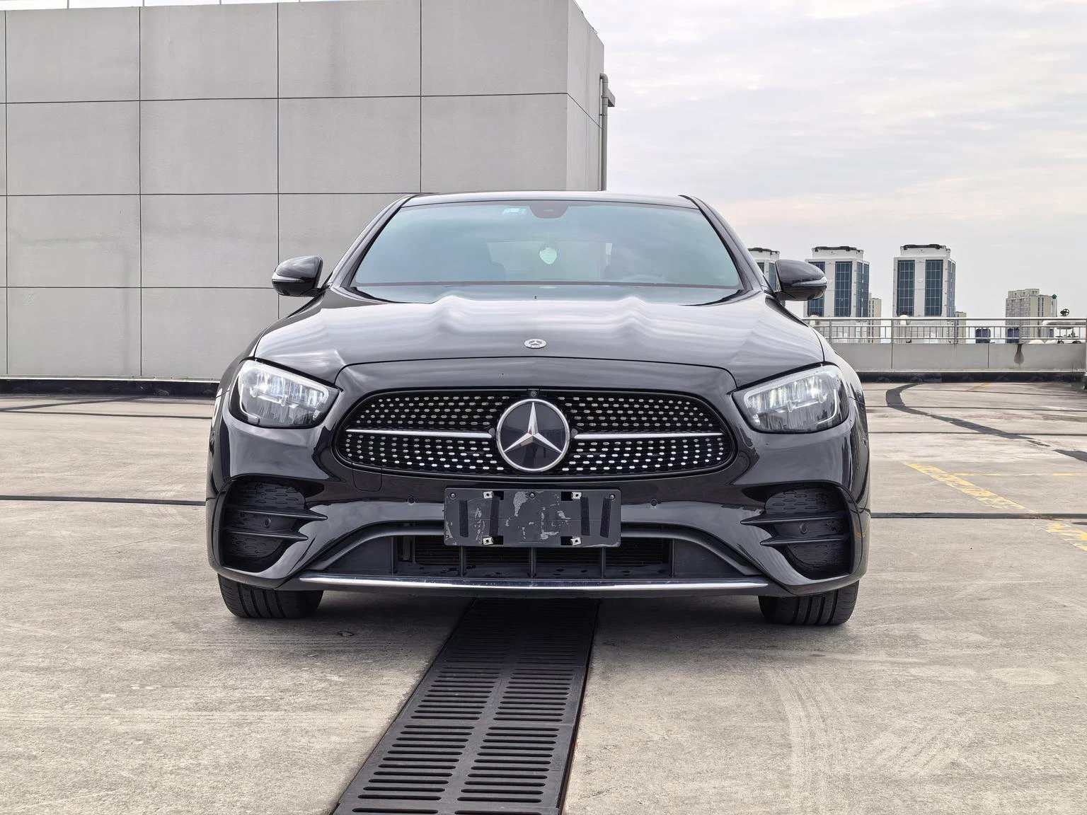 Mercedes-Benz E-Class 300 L Fashion Sport Sedan - exterior