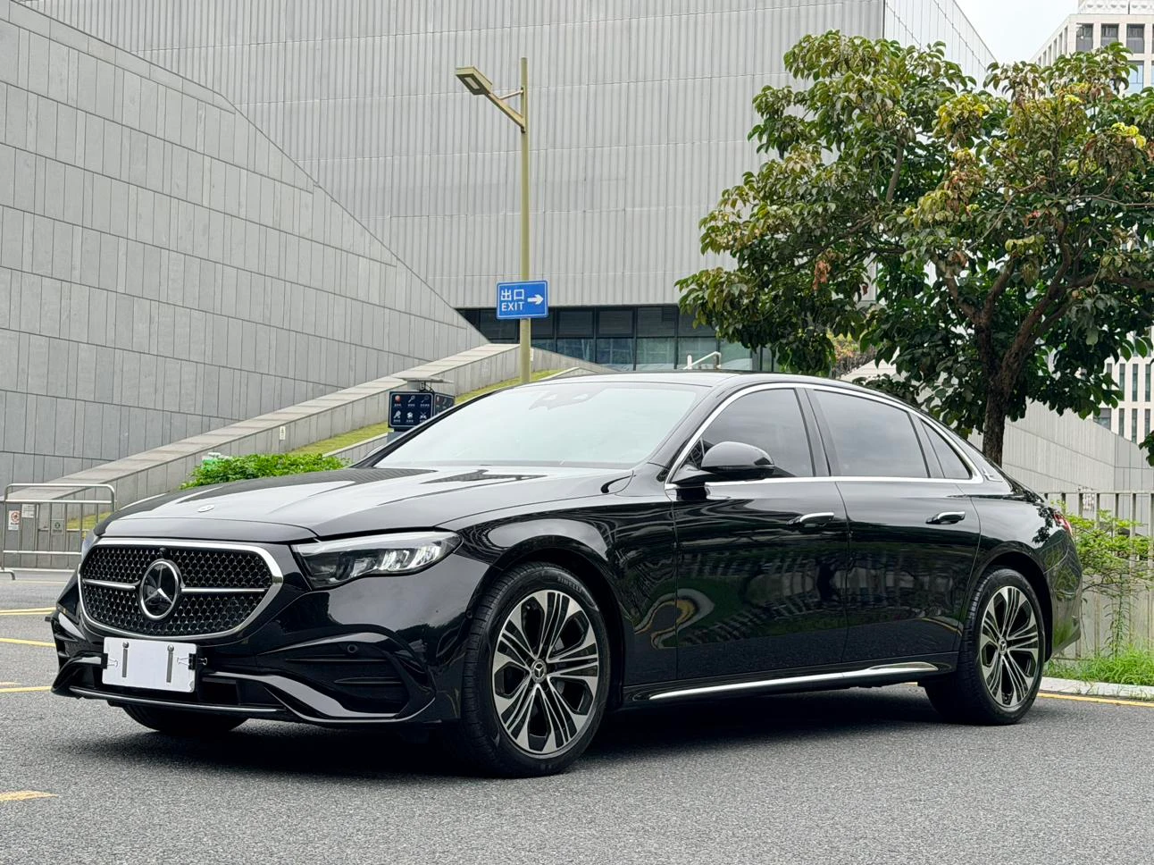 Mercedes-Benz E-Class E 300 L Avantgarde Sport