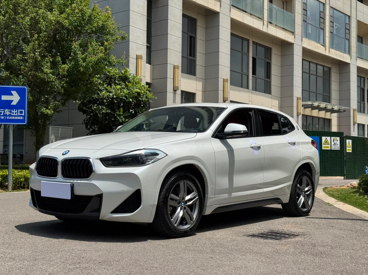 BMW X2 sDrive25i M Sport Package - exterior