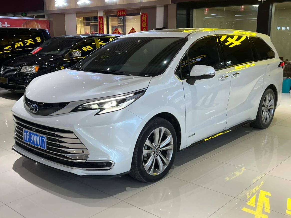 Toyota Sienna Hybrid 2.5L Premium Edition