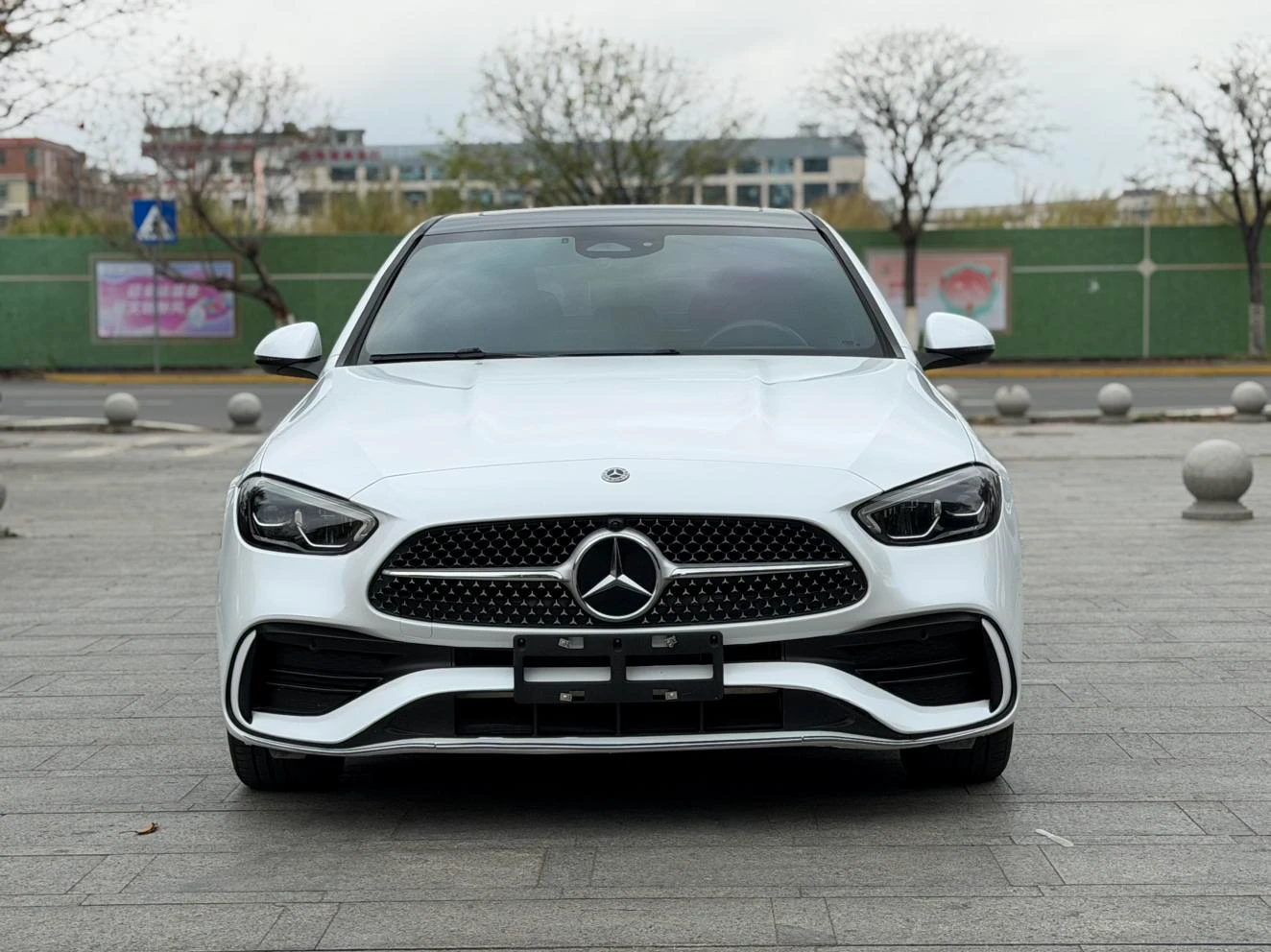 Mercedes-Benz C-Class 200 L Sport - exterior
