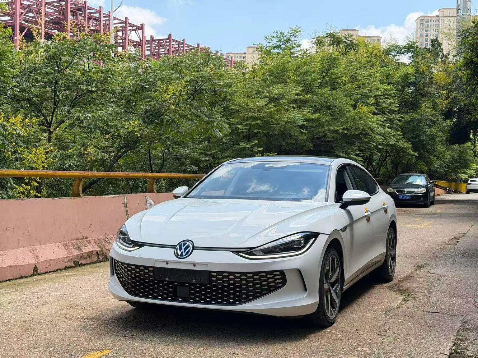 Volkswagen Lamando L 200TSI DSG Trendy Edition