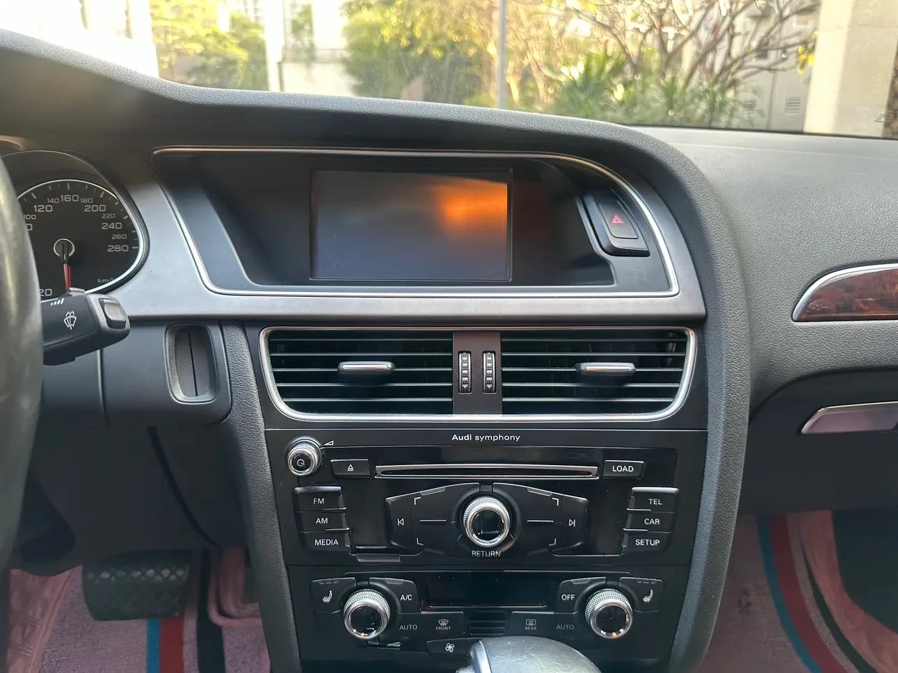 Audi A4L 35TFSI  - interior