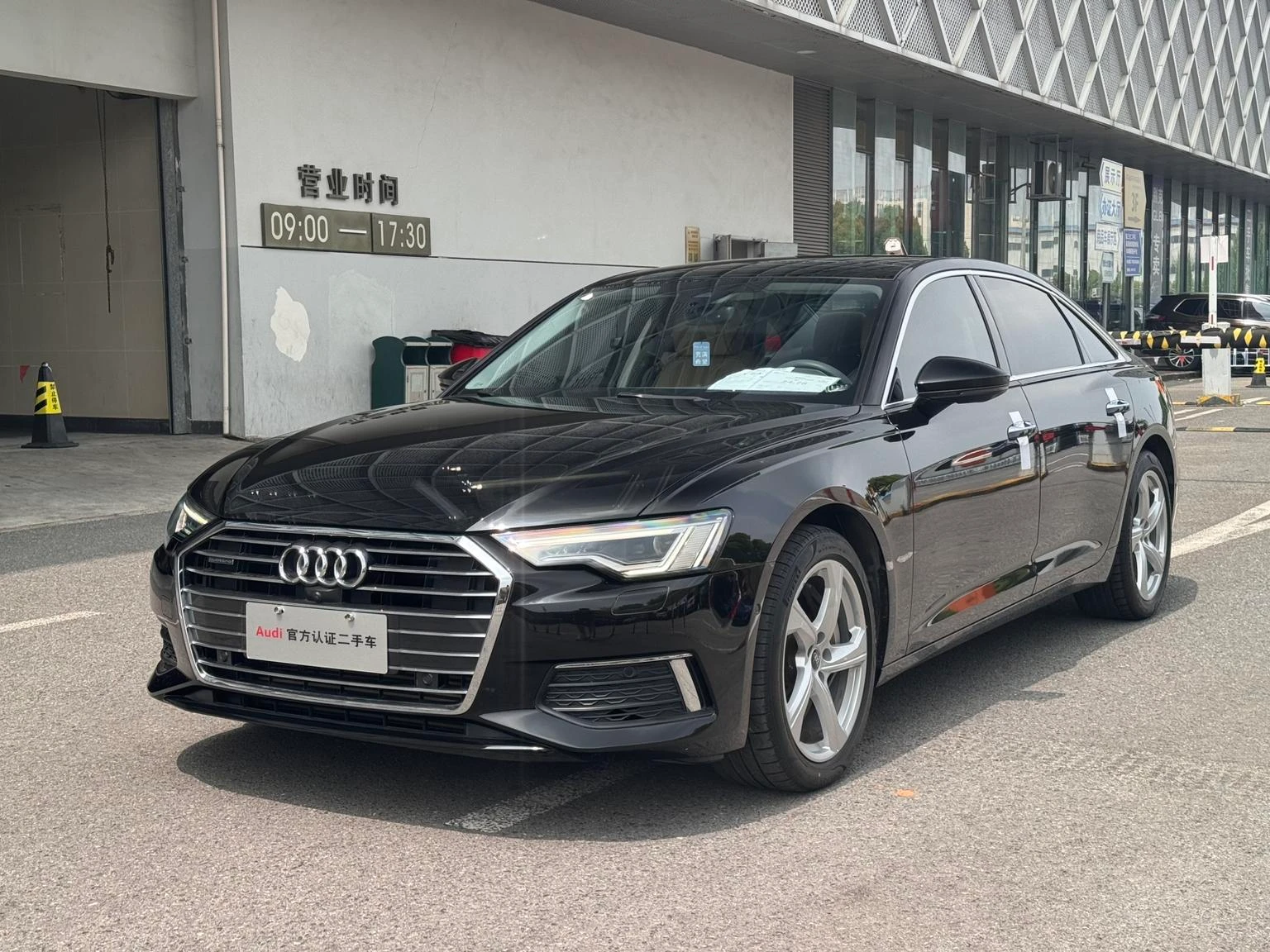 Audi A6L 55 TFSI quattro (Prestige Elegant Trim)