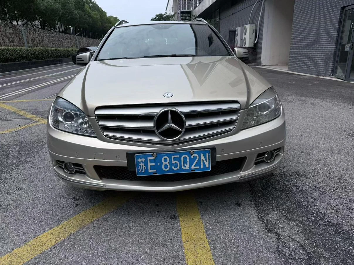 Mercedes-Benz C-class C 200 Luxury Sport Wagon - exterior