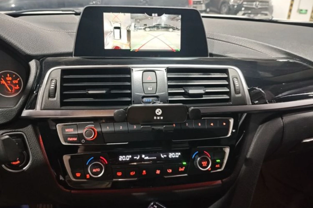 BMW 3 Series 320Li  - interior