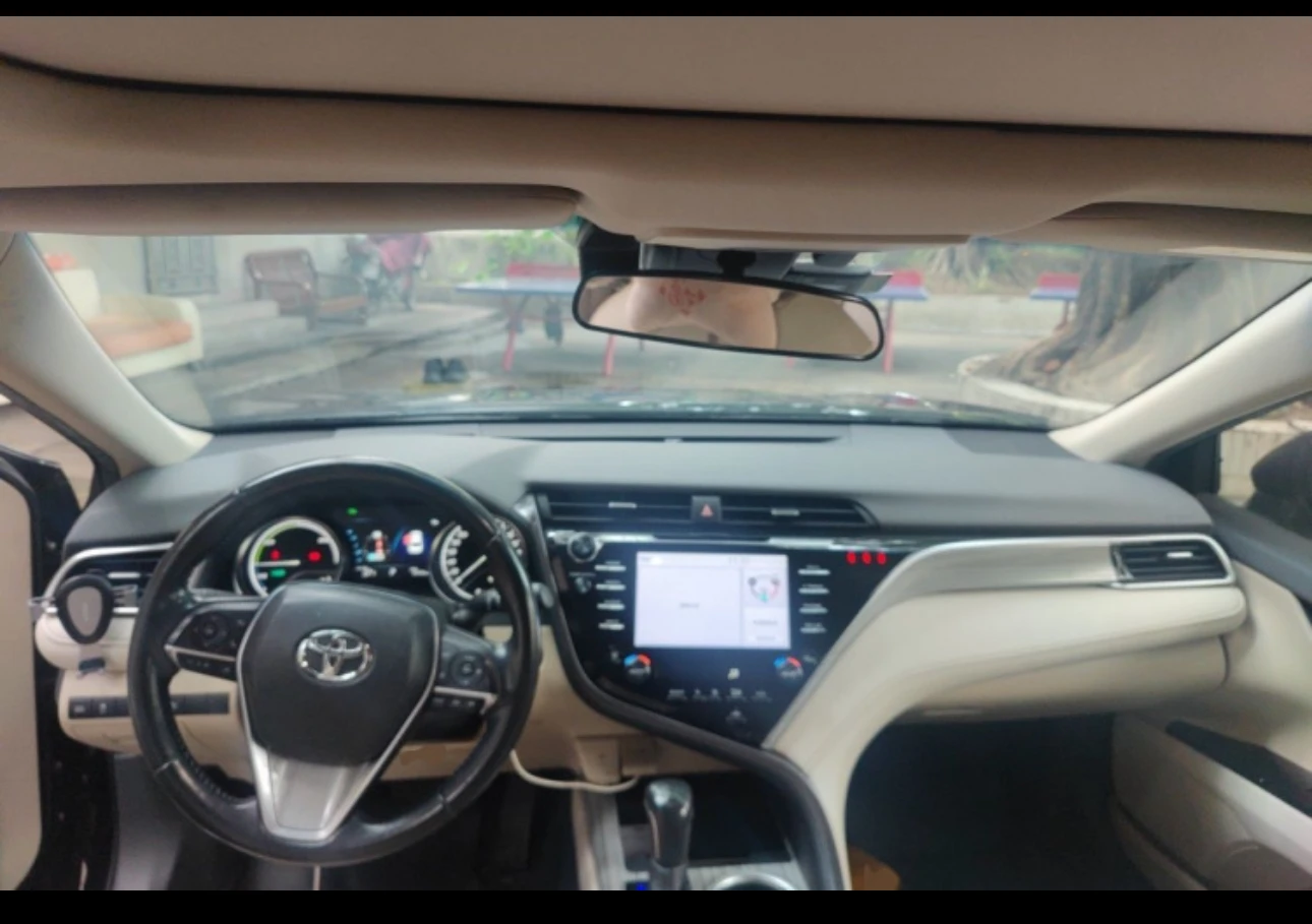 Toyota Camry  - interior