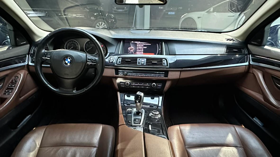 BMW 520 Li - interior
