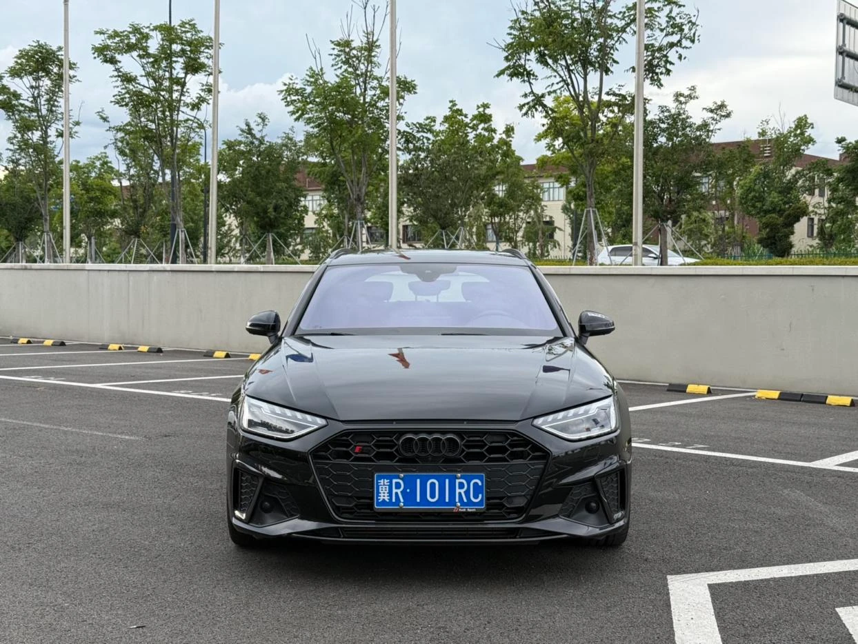 Audi S4 Avant 3.0 TFSI - exterior