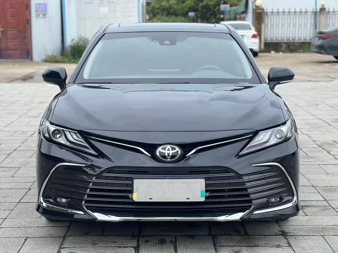 Toyota Camry 2.0G Luxury Edition - exterior