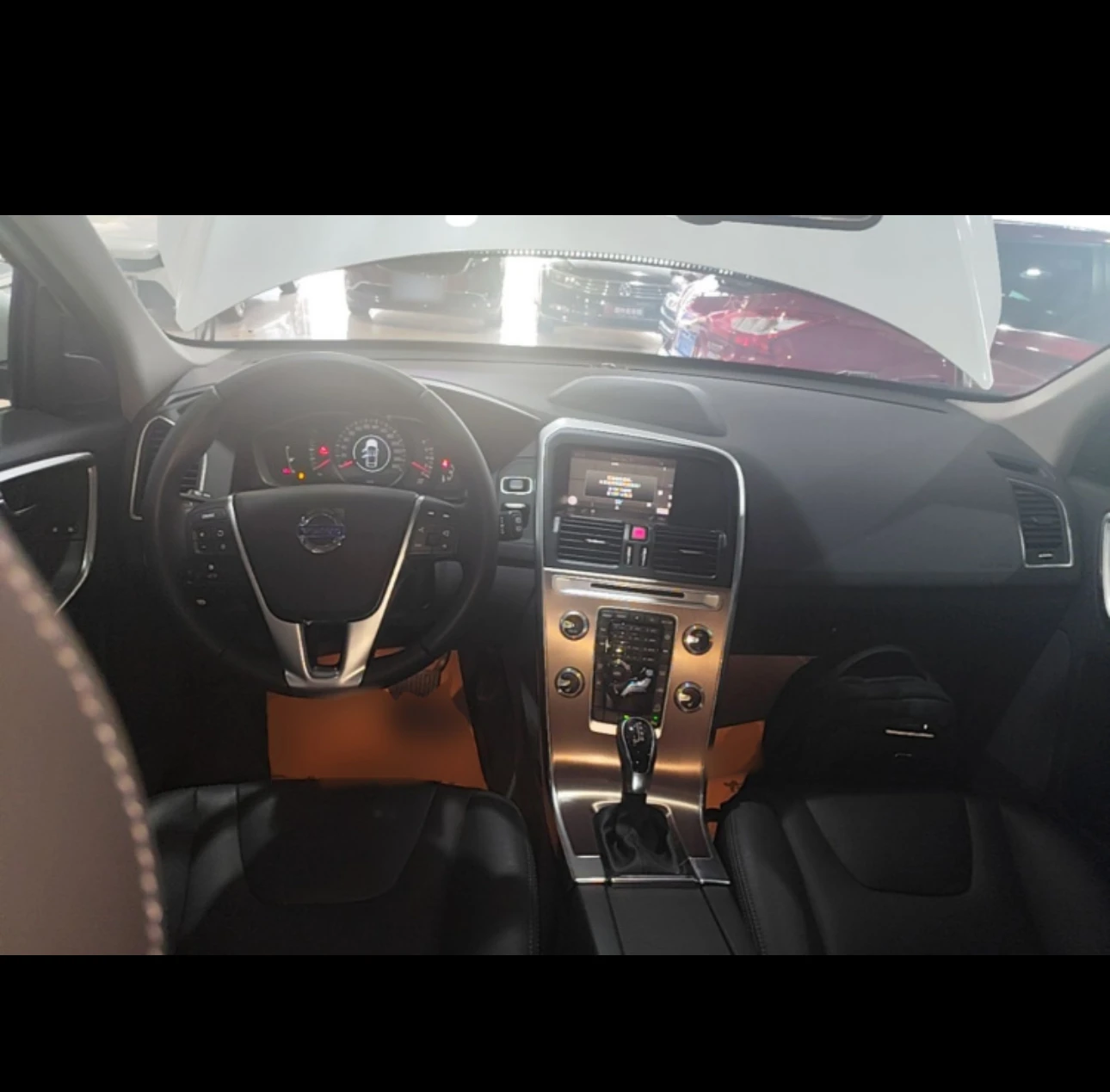 Volvo XC60 T5 AWD - interior