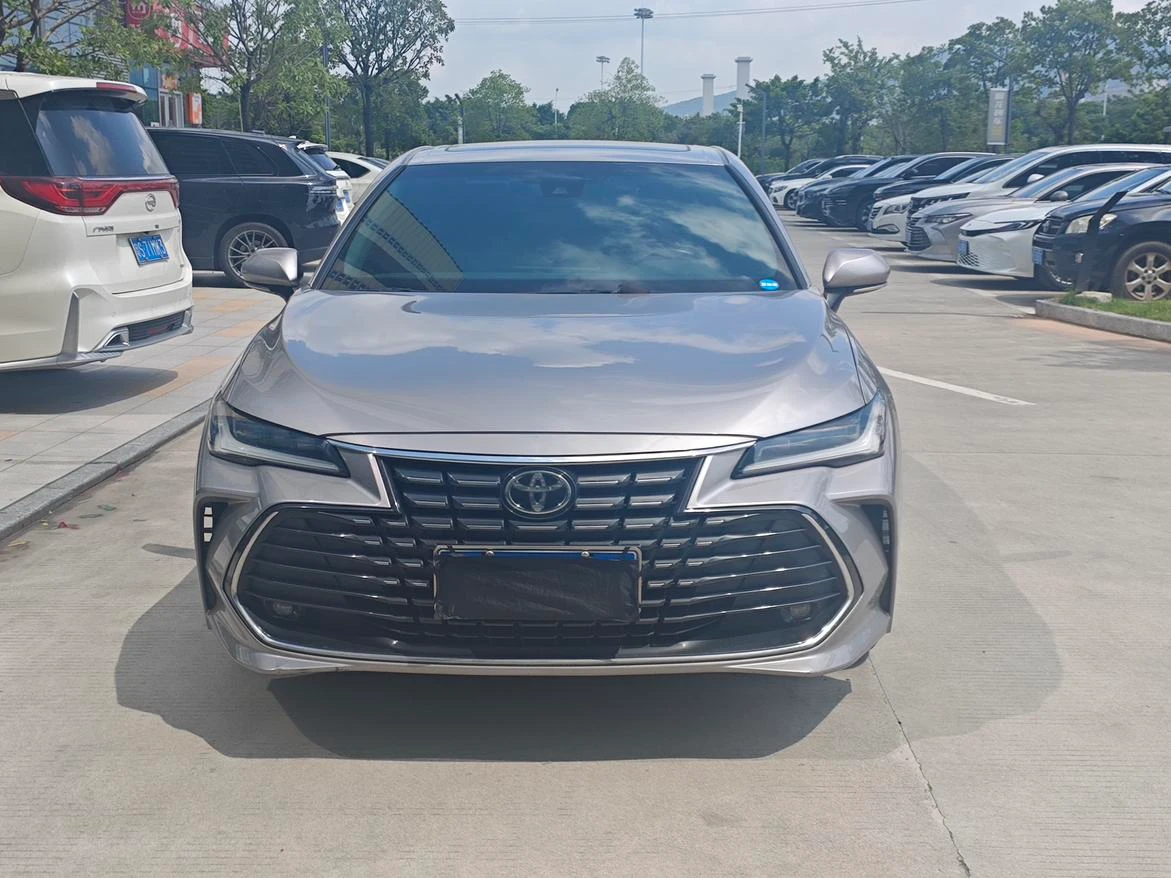 Toyota Avalon 2.0L CVT Premium Edition - exterior