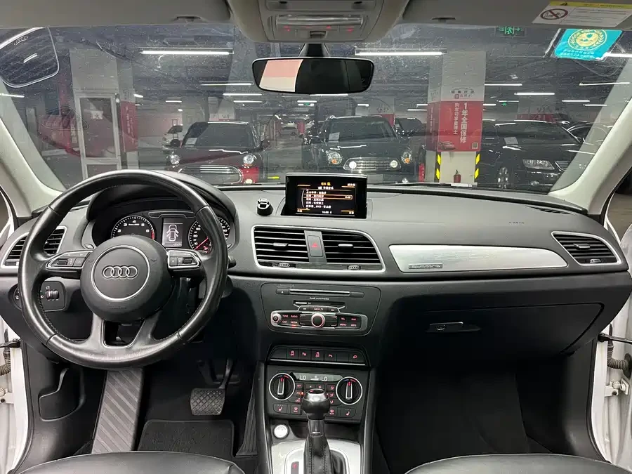Audi Q3 35 TFSI quattro - interior