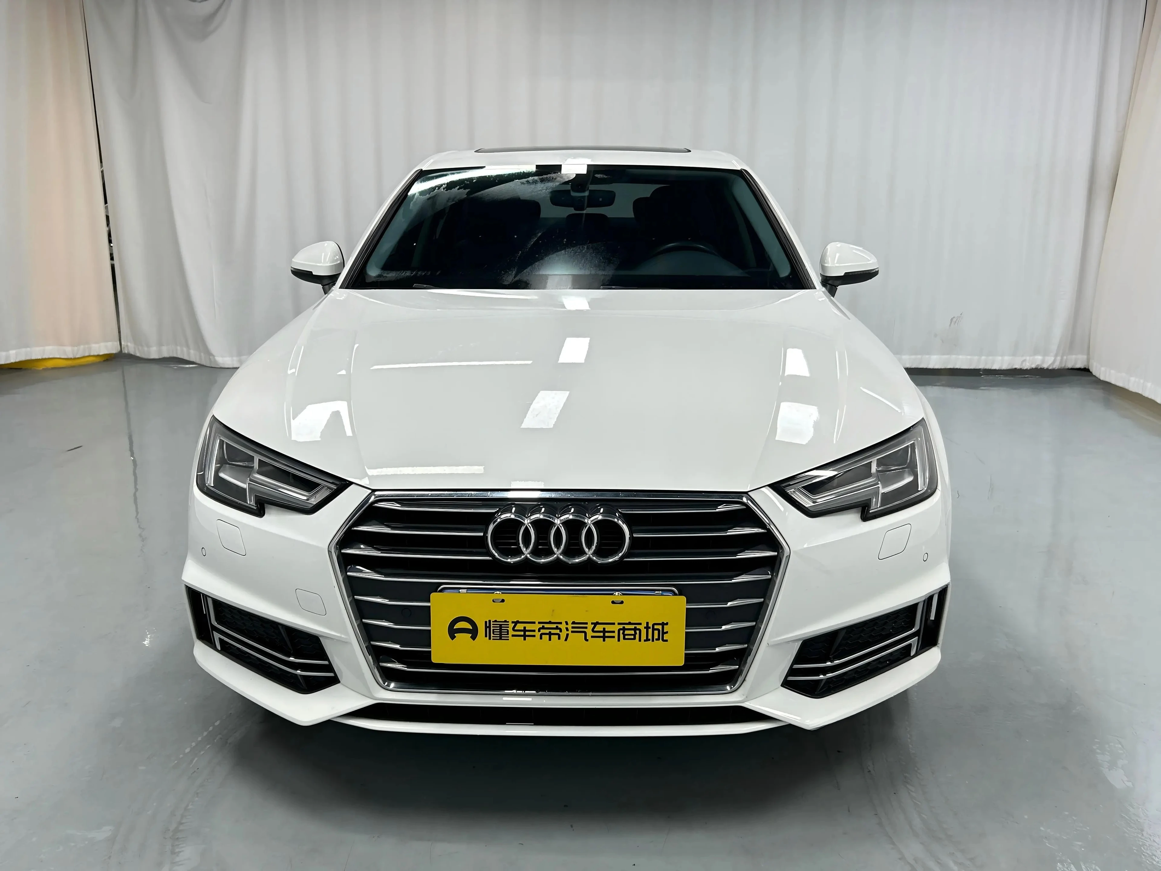 Audi A4L 40 TFSI Progressive - exterior
