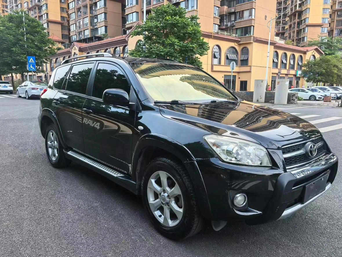  Toyota RAV4  - exterior
