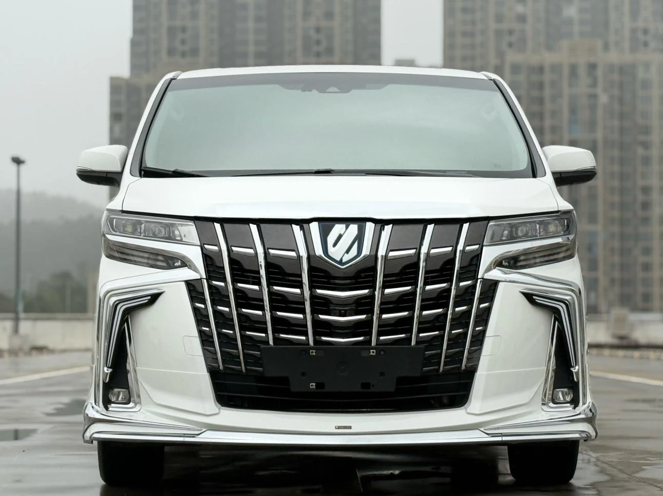 Toyota Alphard 2.5L Intelligent Hybrid AWD Premium Edition - exterior