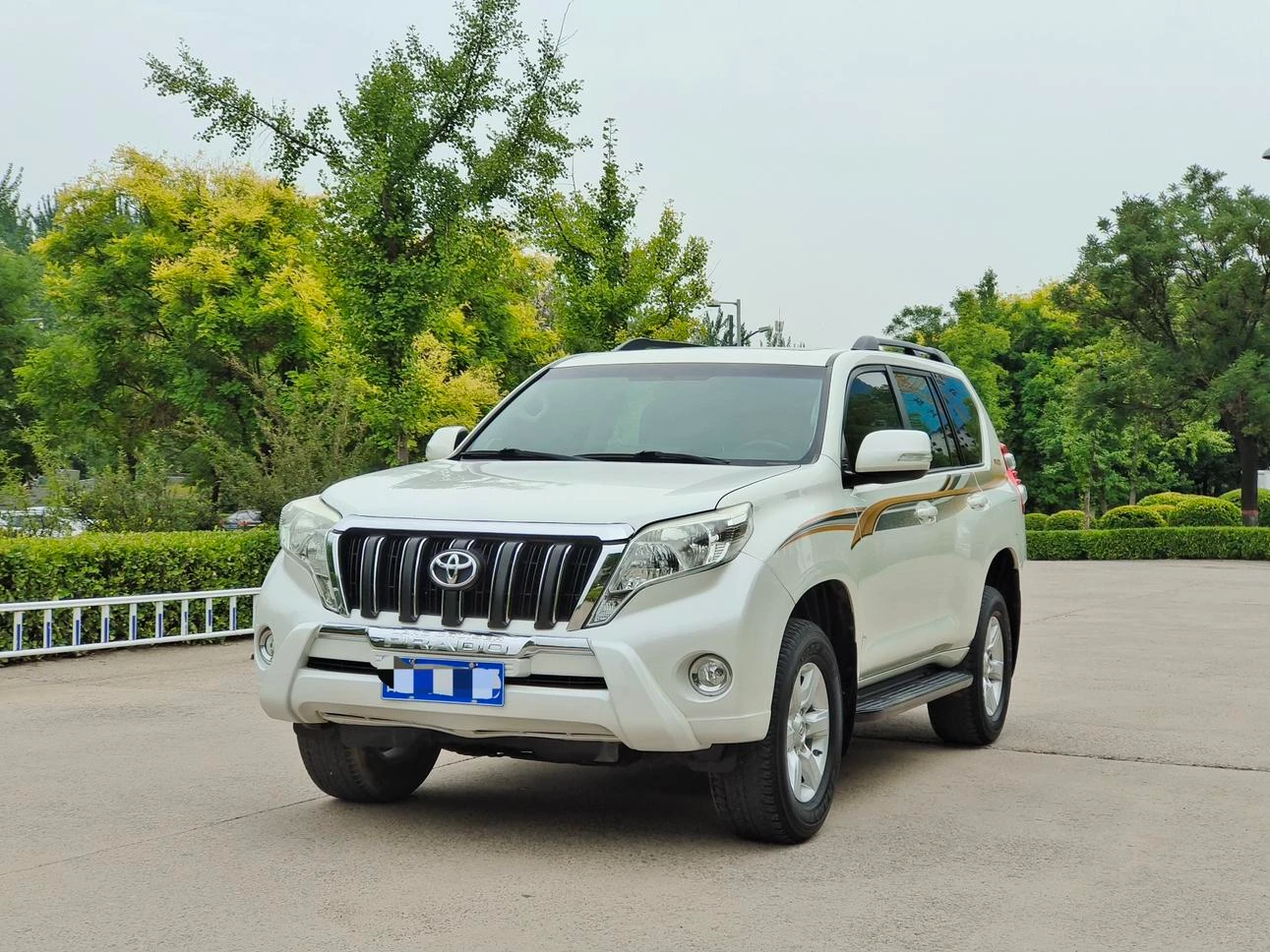 Toyota Prado 2.7L (Standard Trim)