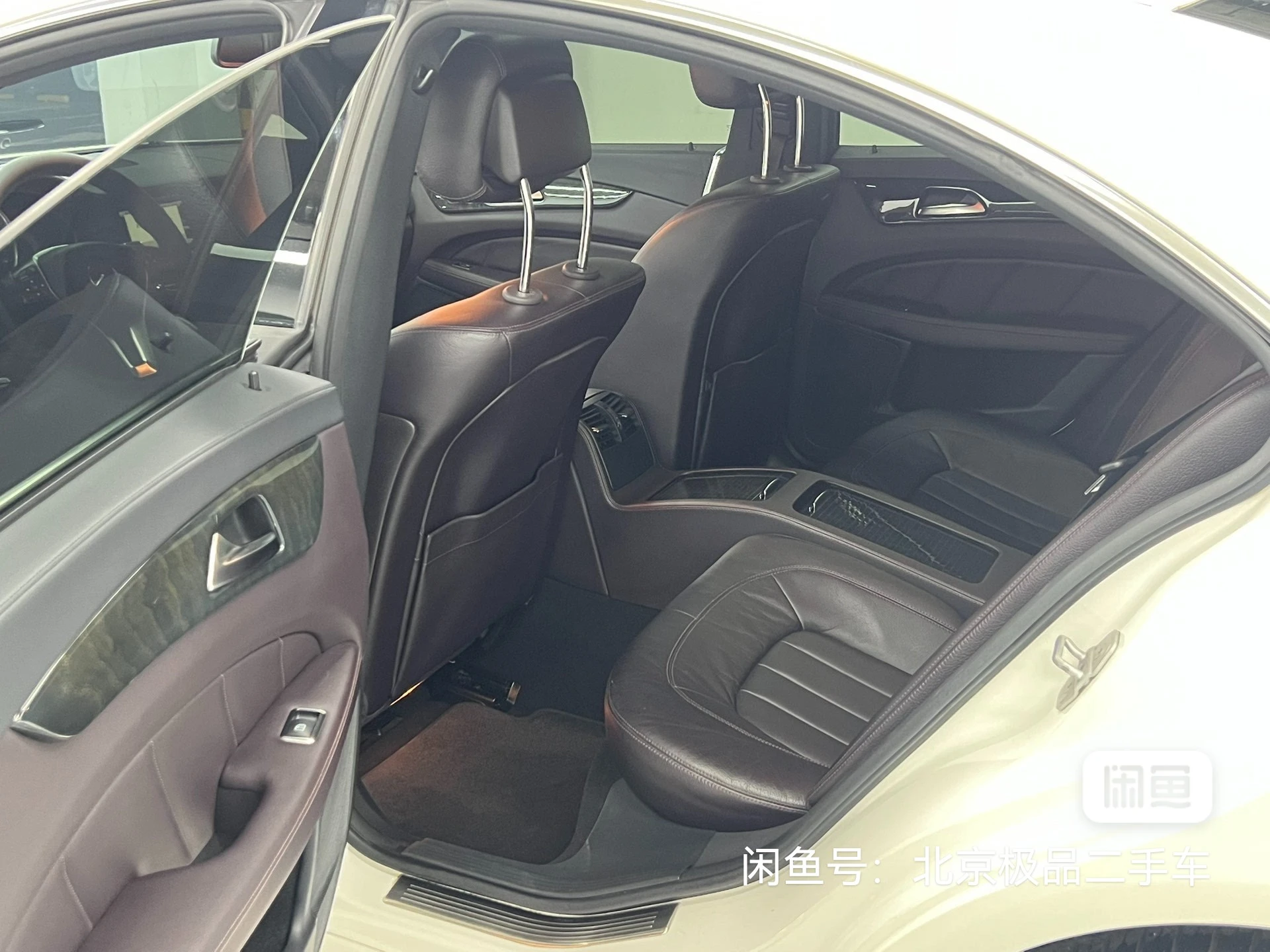Mercedes-Benz GLS300  - interior