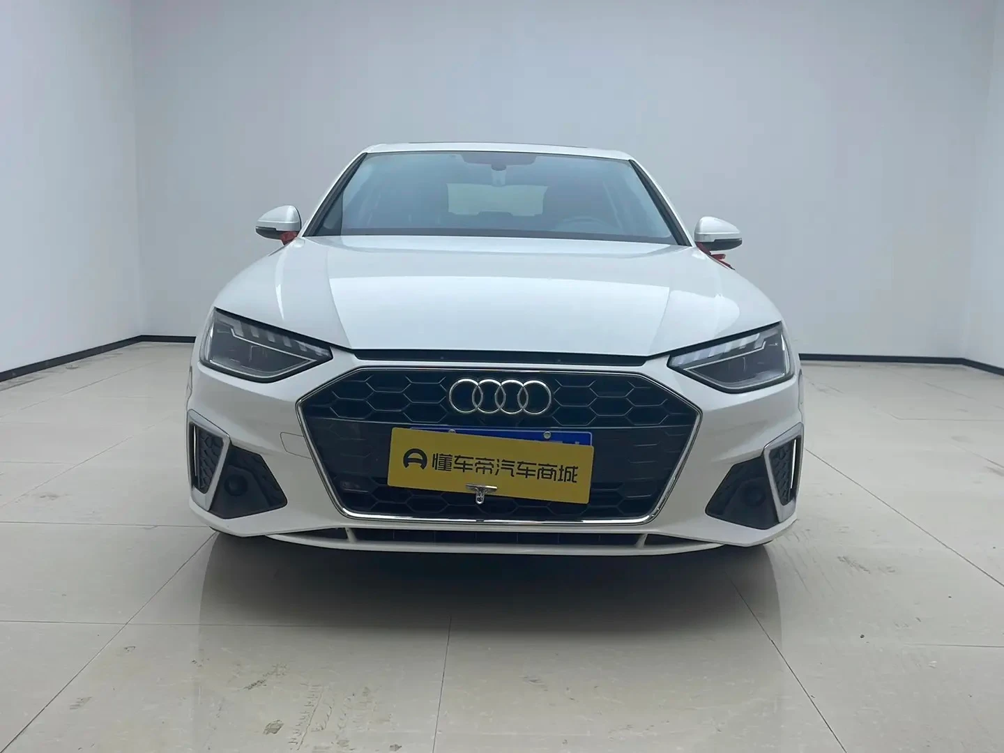 Audi A4L 40T FSI Luxury Dynamic - exterior