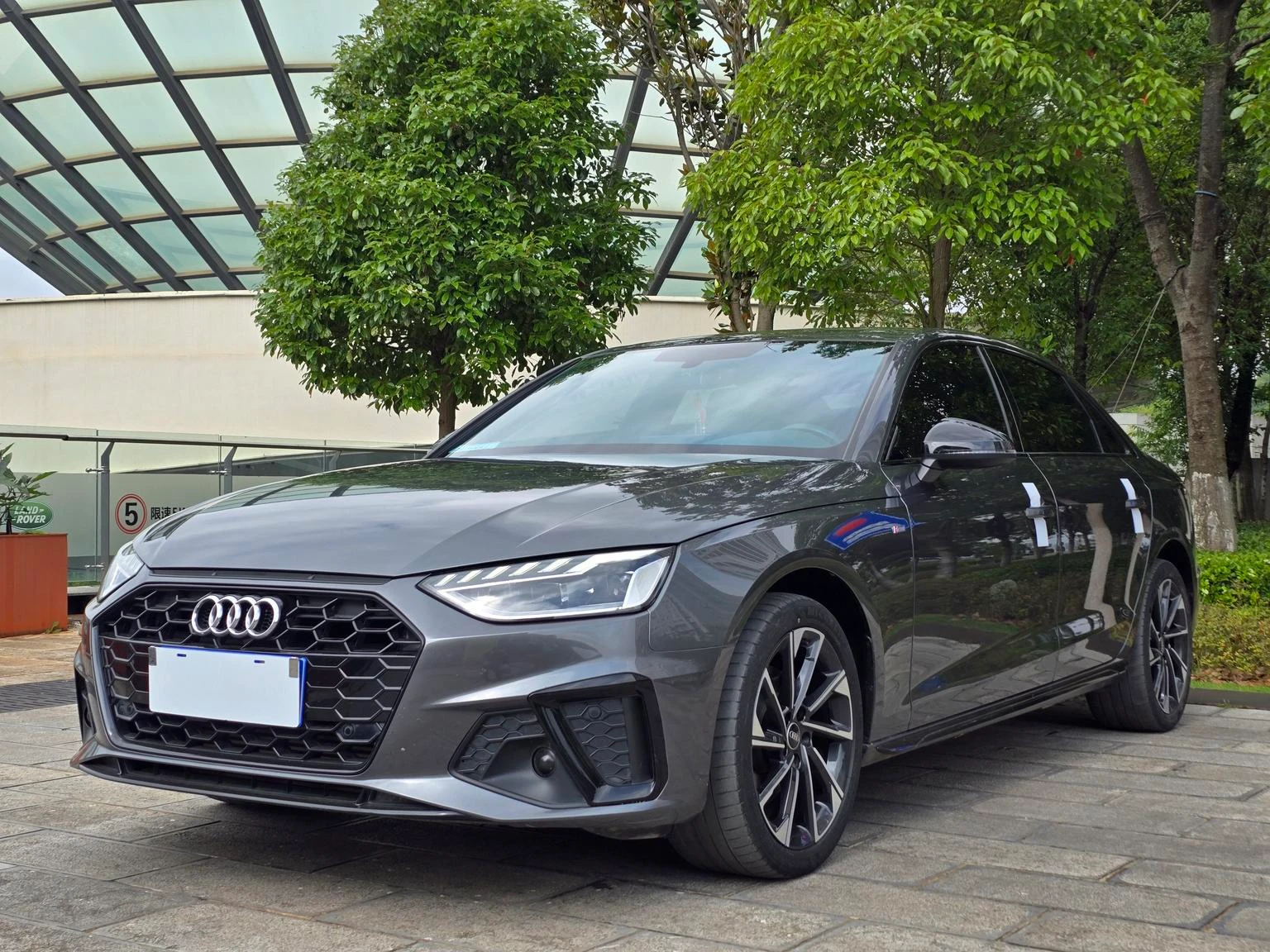 Audi A4L 40 TFSI Luxury Dynamic Style