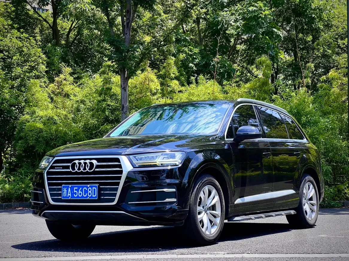 Audi Q7 45 TFSI Sport Trim