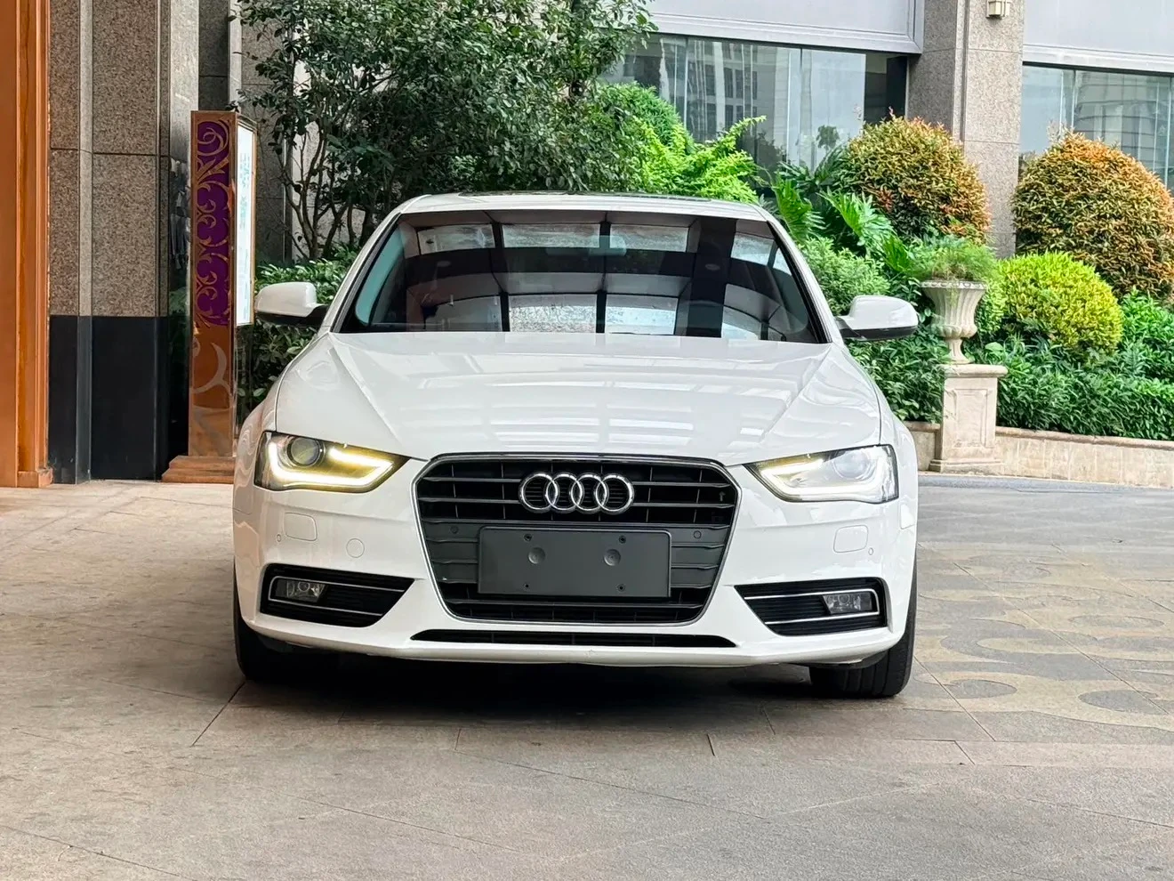 Audi A4L 35TFSI - exterior