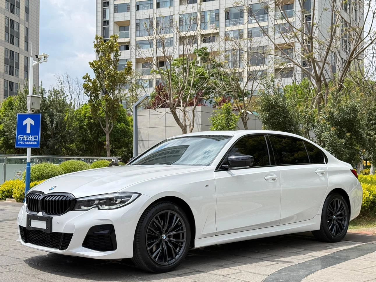 BMW 3 Series 325Li M Sport Night Edition