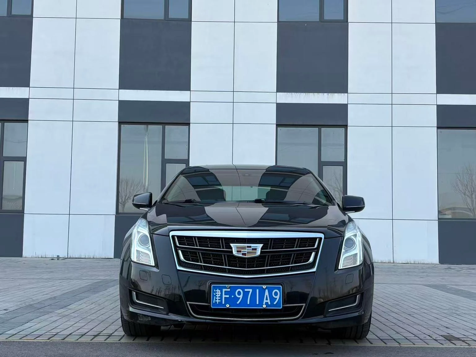 Cadillac XTS 28T Technology - exterior