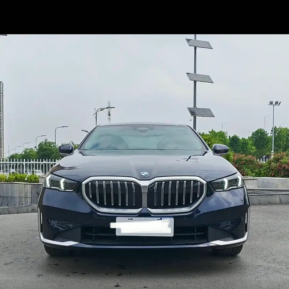 BMW 5 Series 530L Leading