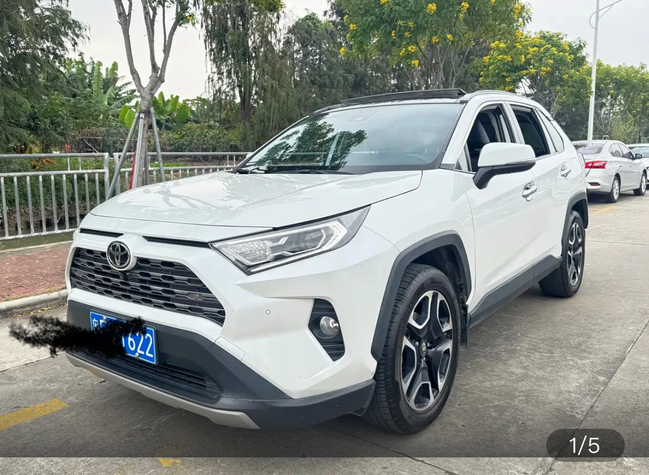Toyota RAV4 CVT 2WD Premium Edition
