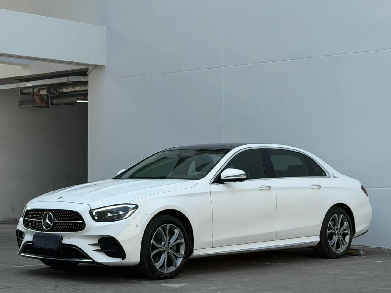 Mercedes-Benz E-Class  300 L Luxury Edition Sport Sedan - exterior