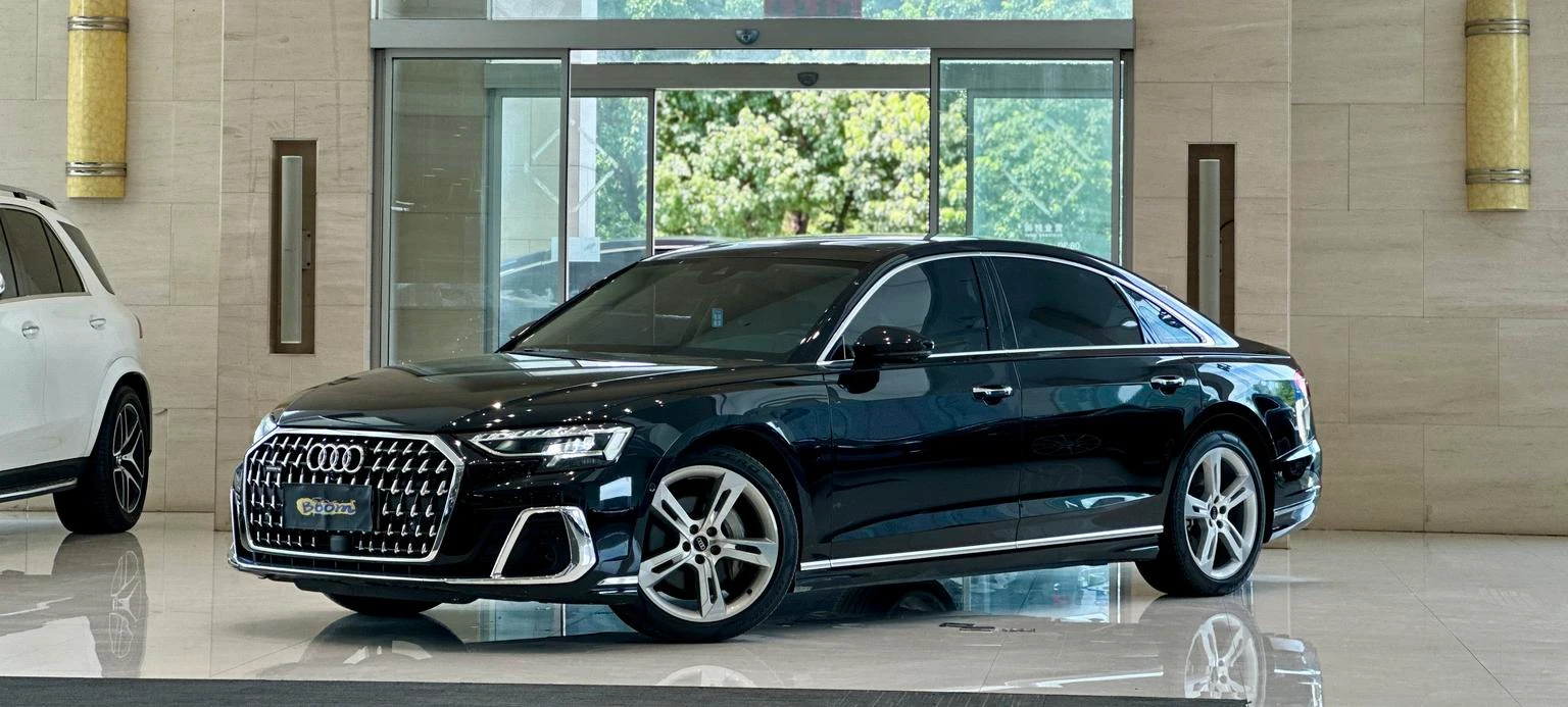 Audi A8L 50 TFSI quattro (Selection Trim)