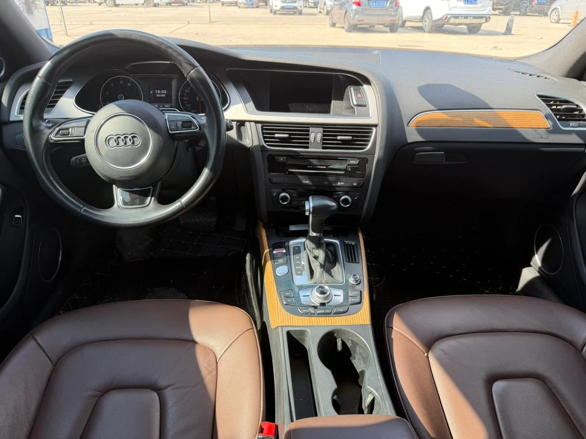 Audi A4L 35 TFSI  - interior