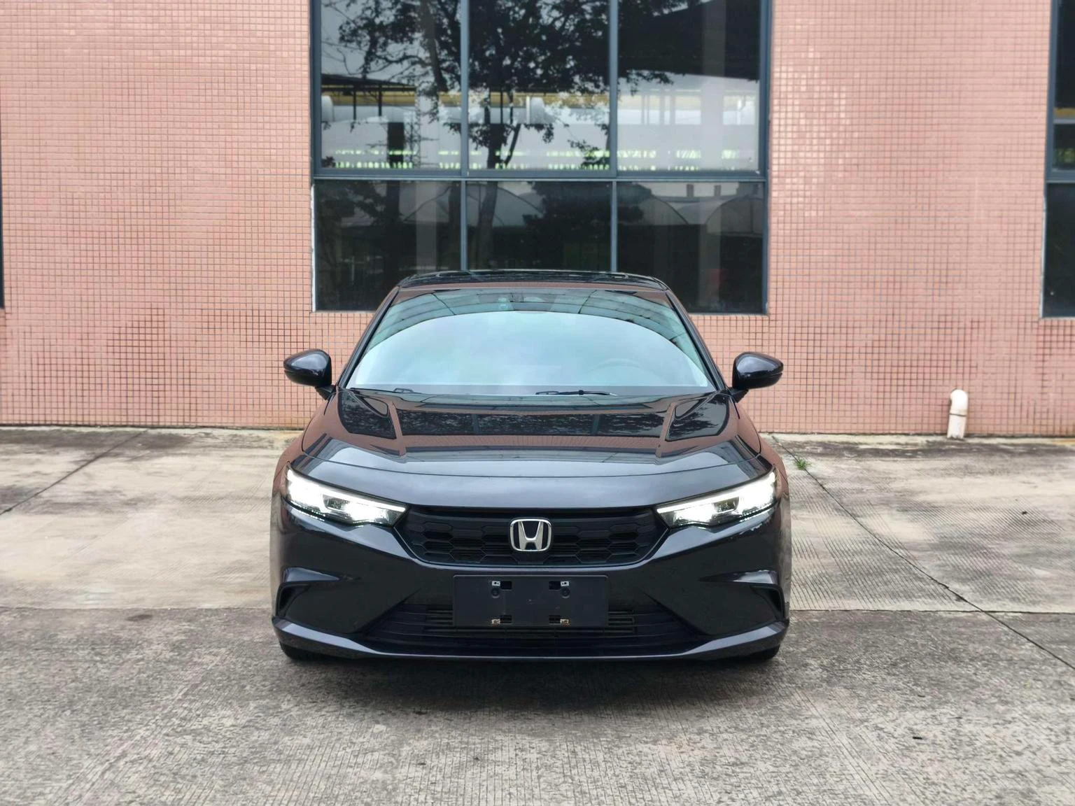 Honda Integra 240TURBO CVT Leading Edition - exterior