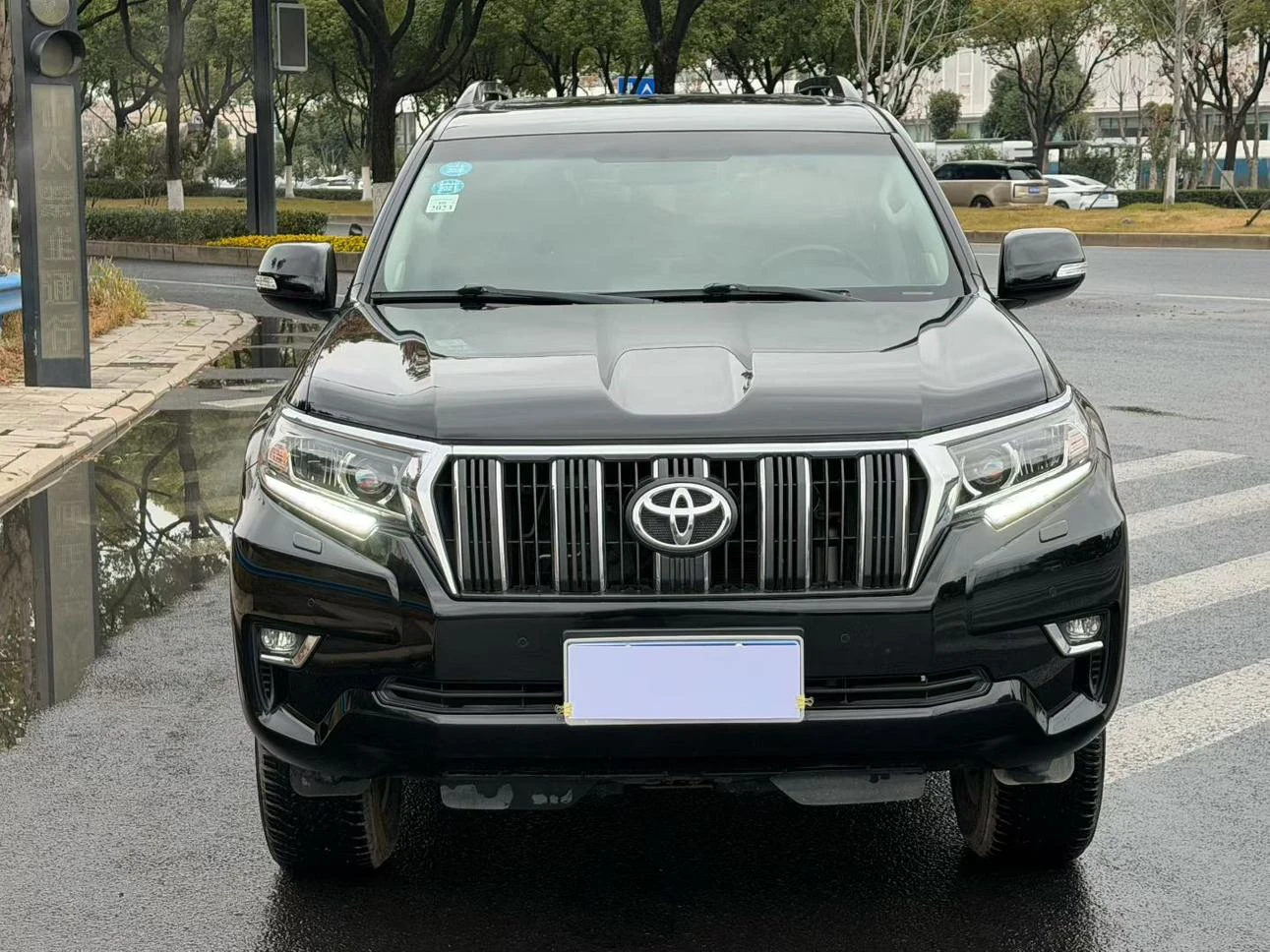 Toyota Prado - exterior